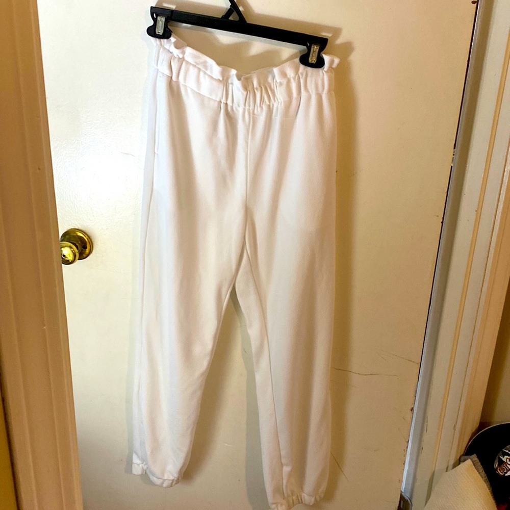 NWOT Bar3 sz med white paper bag pants elastic leg cuffs really cute